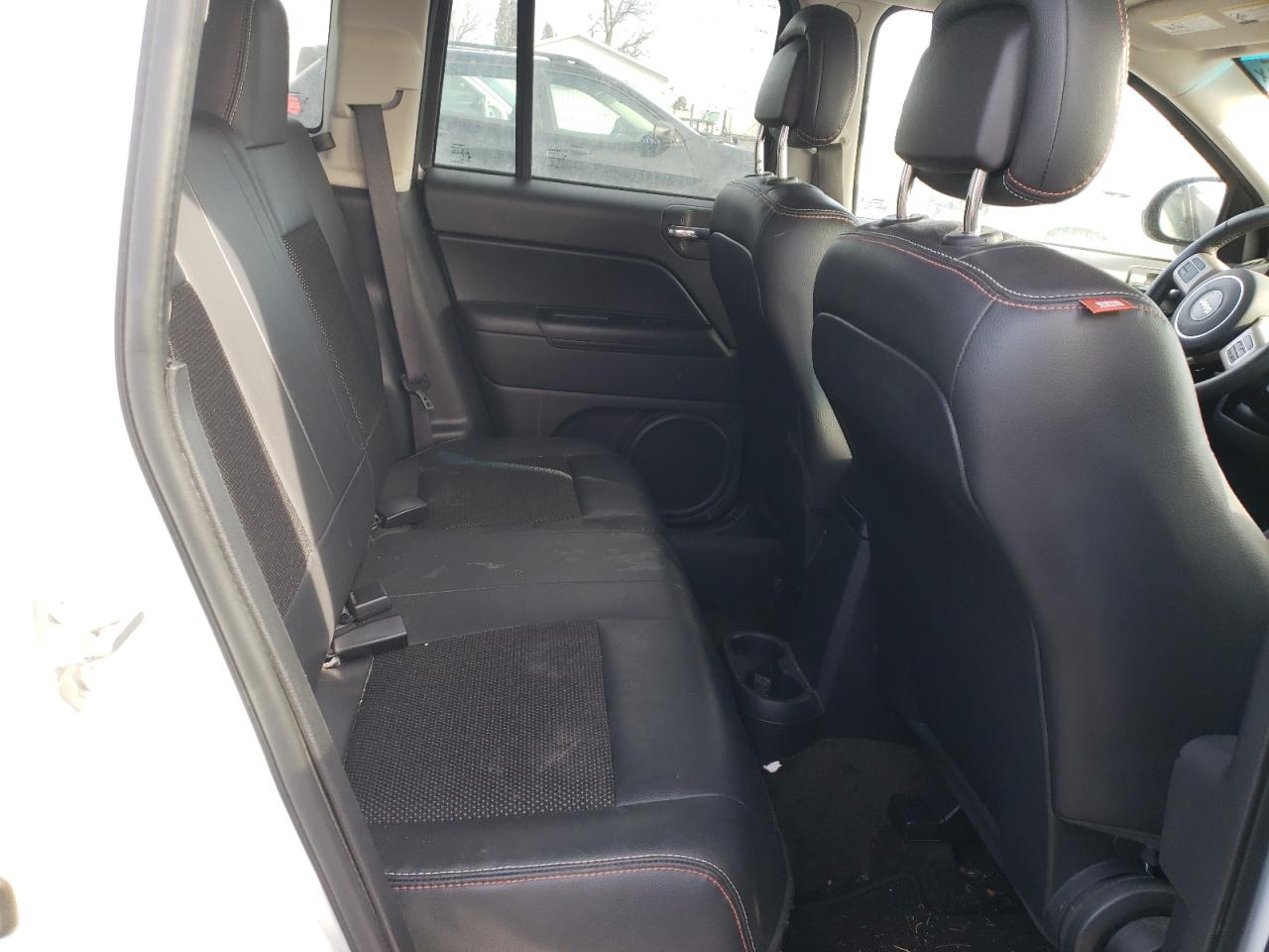 2017 Jeep Compass - Image 11