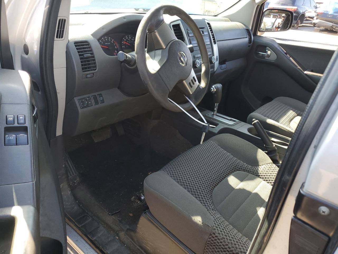2012 Nissan Navara (Frontier) - Image 8
