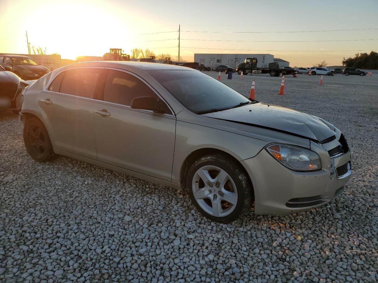 2011 Chevrolet Malibu - Image 4