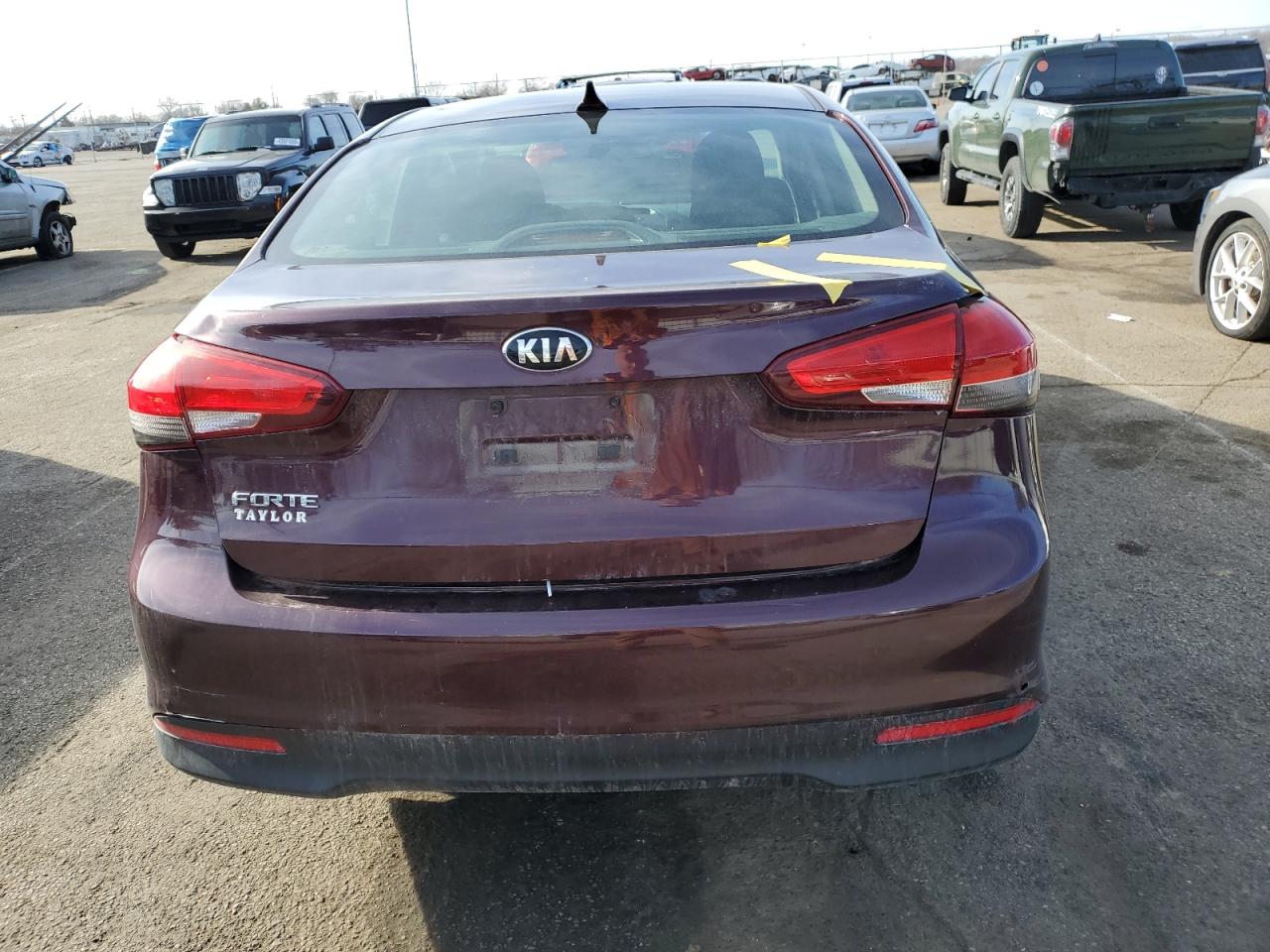 2017 Kia Forte - Image 6