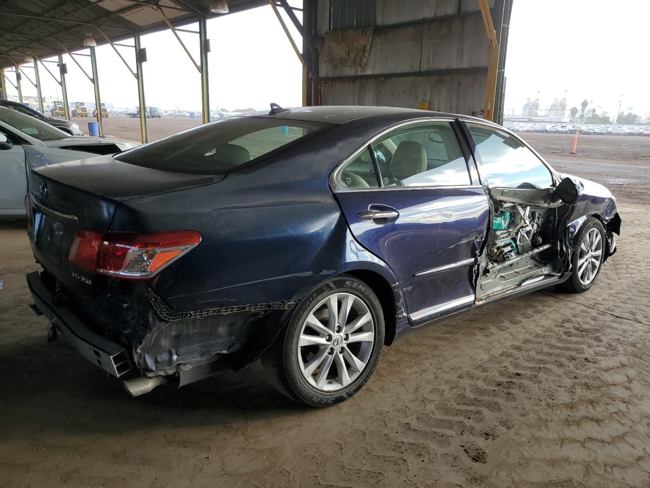 2011 Lexus ES - Image 3