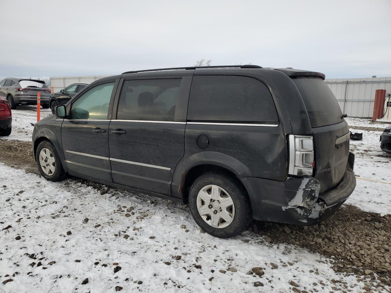 2010 Dodge Caravan - Image 2