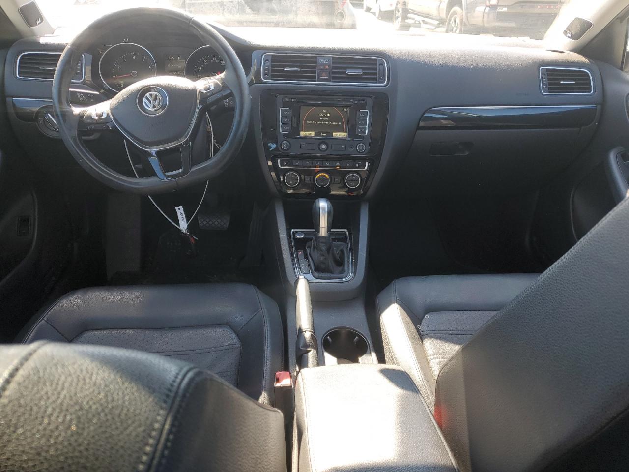 2015 Volkswagen Jetta - Image 8