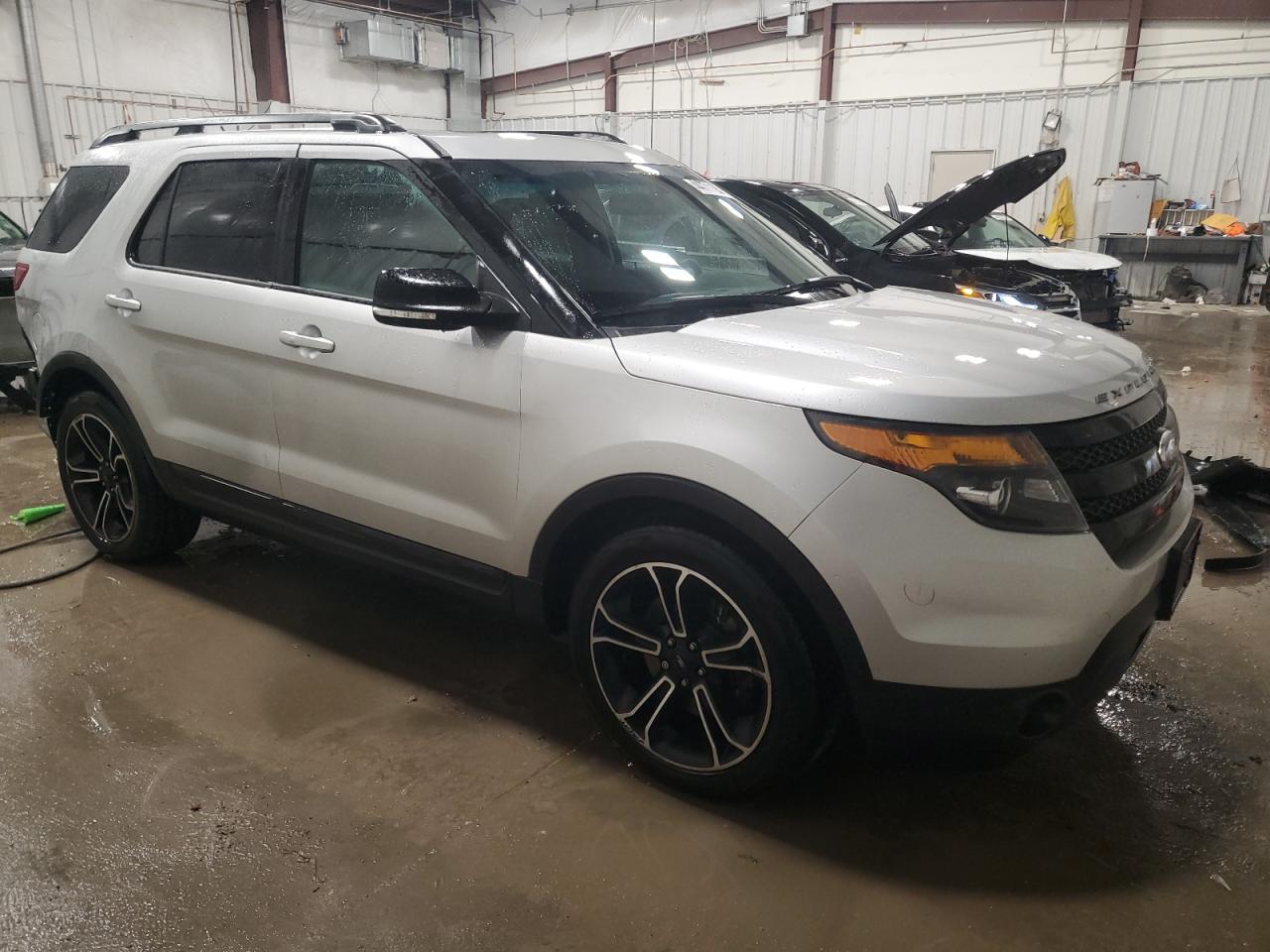 2015 Ford Explorer - Image 4