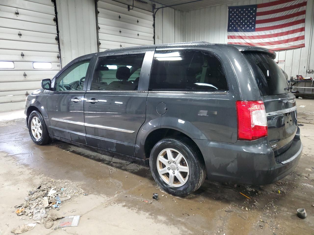 2012 Chrysler Town & Country - Image 2