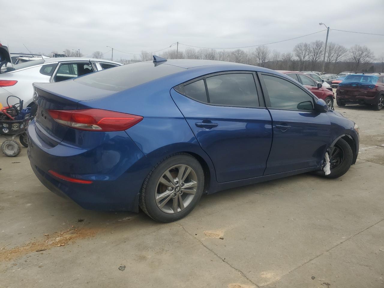 2017 Hyundai Elantra - Image 3
