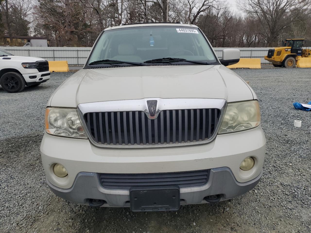 2004 Lincoln Navigator - Image 5