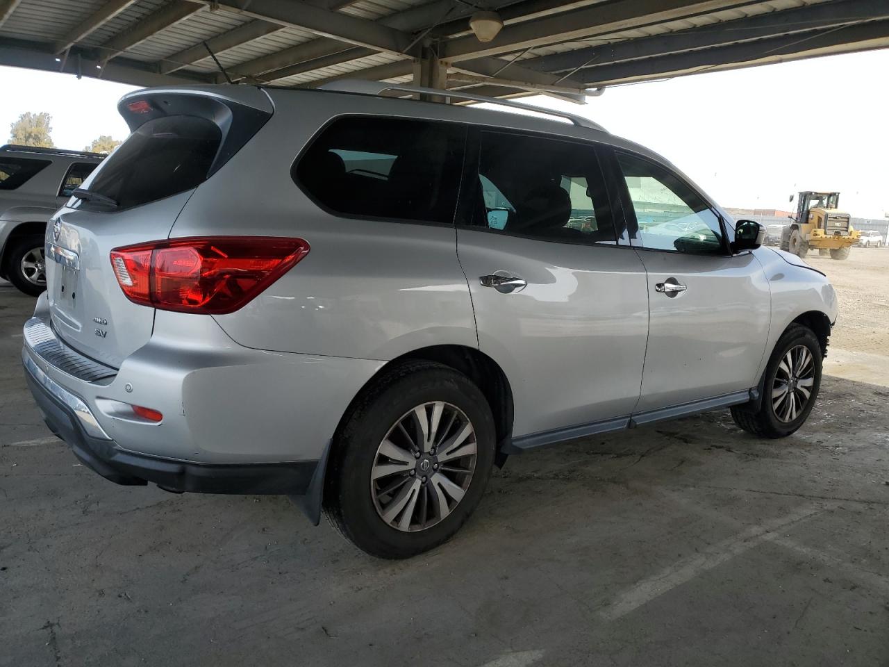 2017 Nissan Pathfinder - Image 3