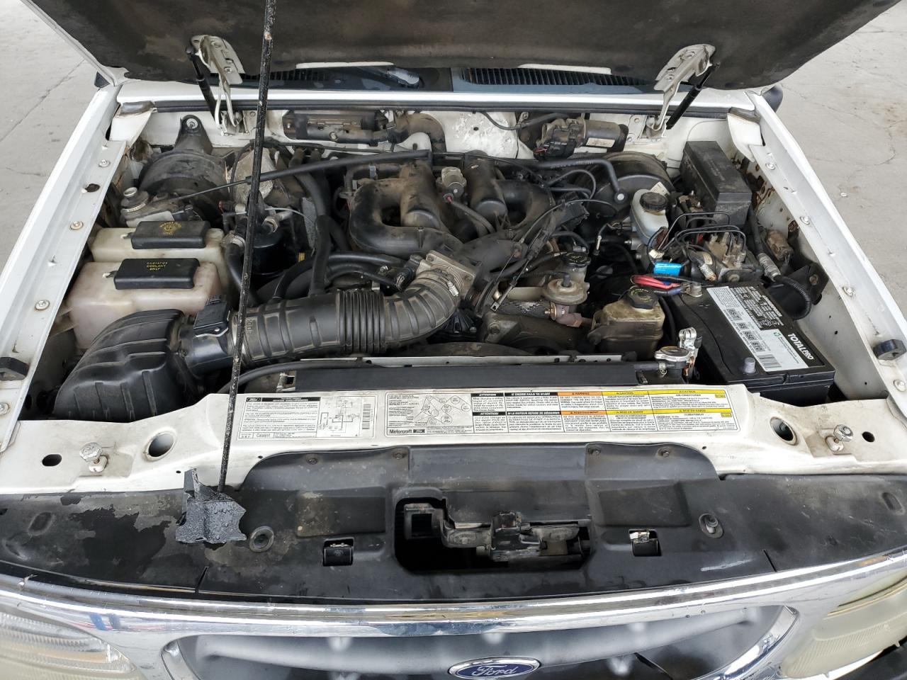2000 Ford Explorer - Image 14