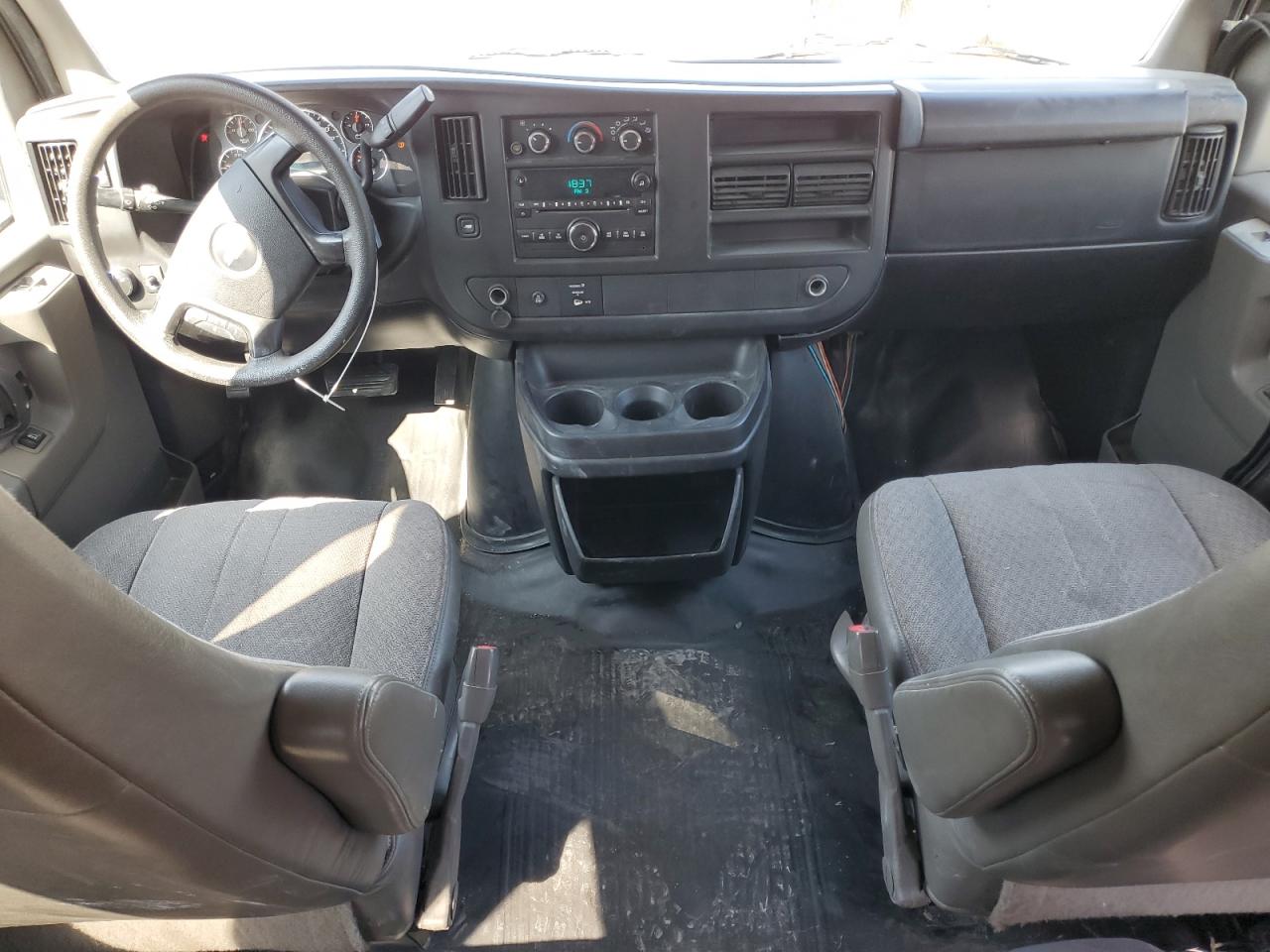 2014 Chevrolet Express - Image 8