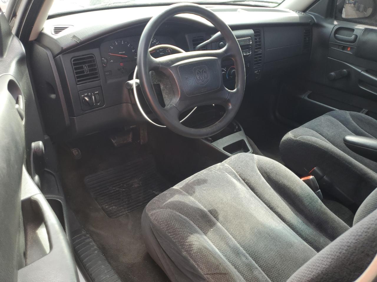 2004 Dodge Dakota - Image 8