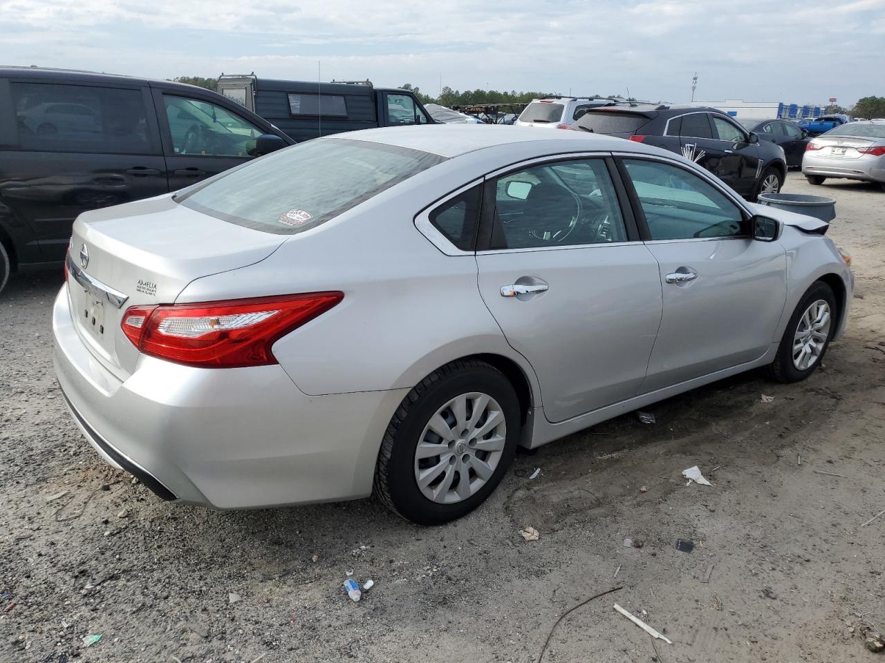 2016 Nissan Altima - Image 3