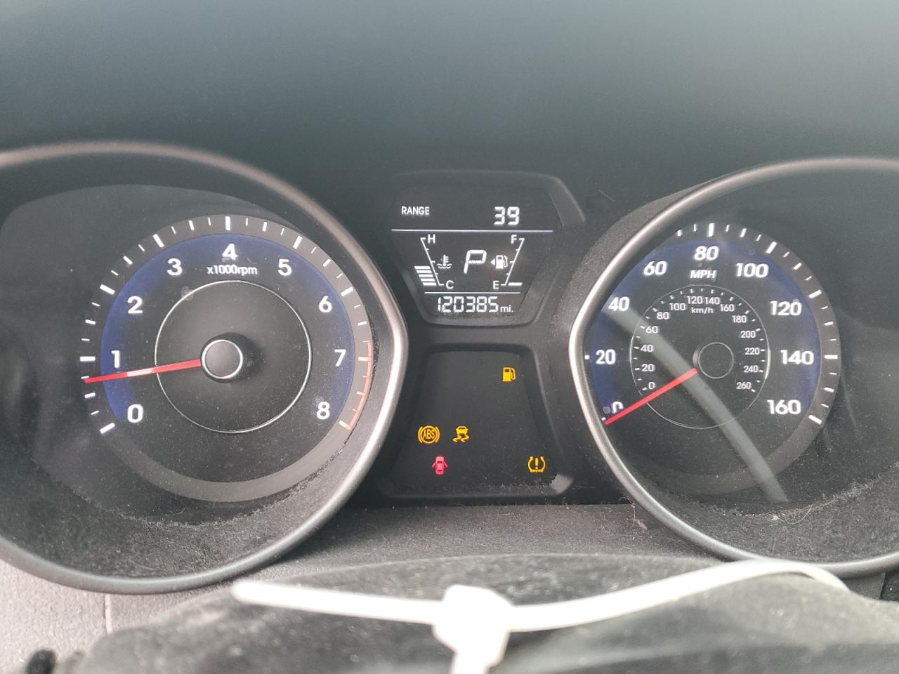 2016 Hyundai Elantra - Image 9