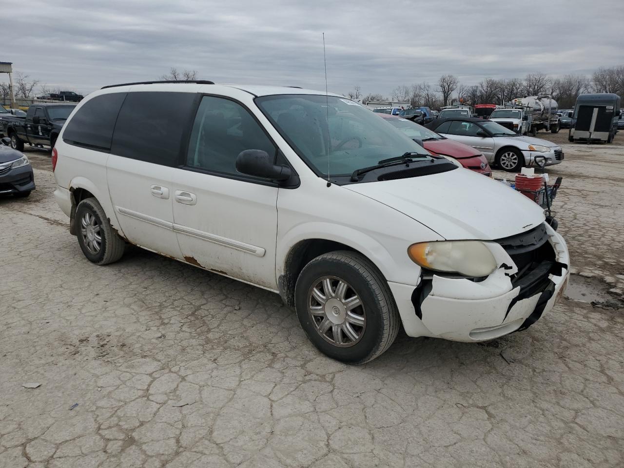 2007 Chrysler Town & Country - Image 4