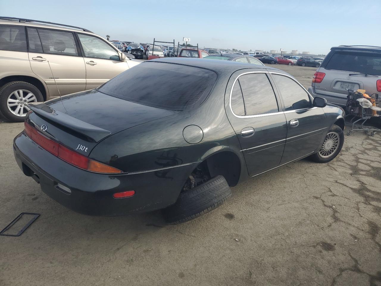 1996 Infiniti J - Image 3