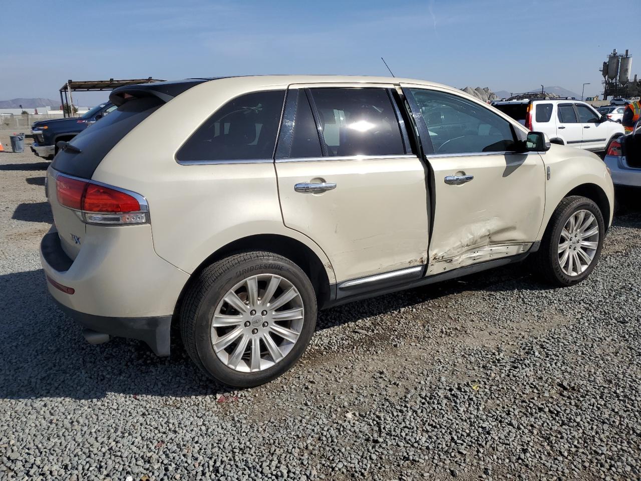 2015 Lincoln MKX - Image 3