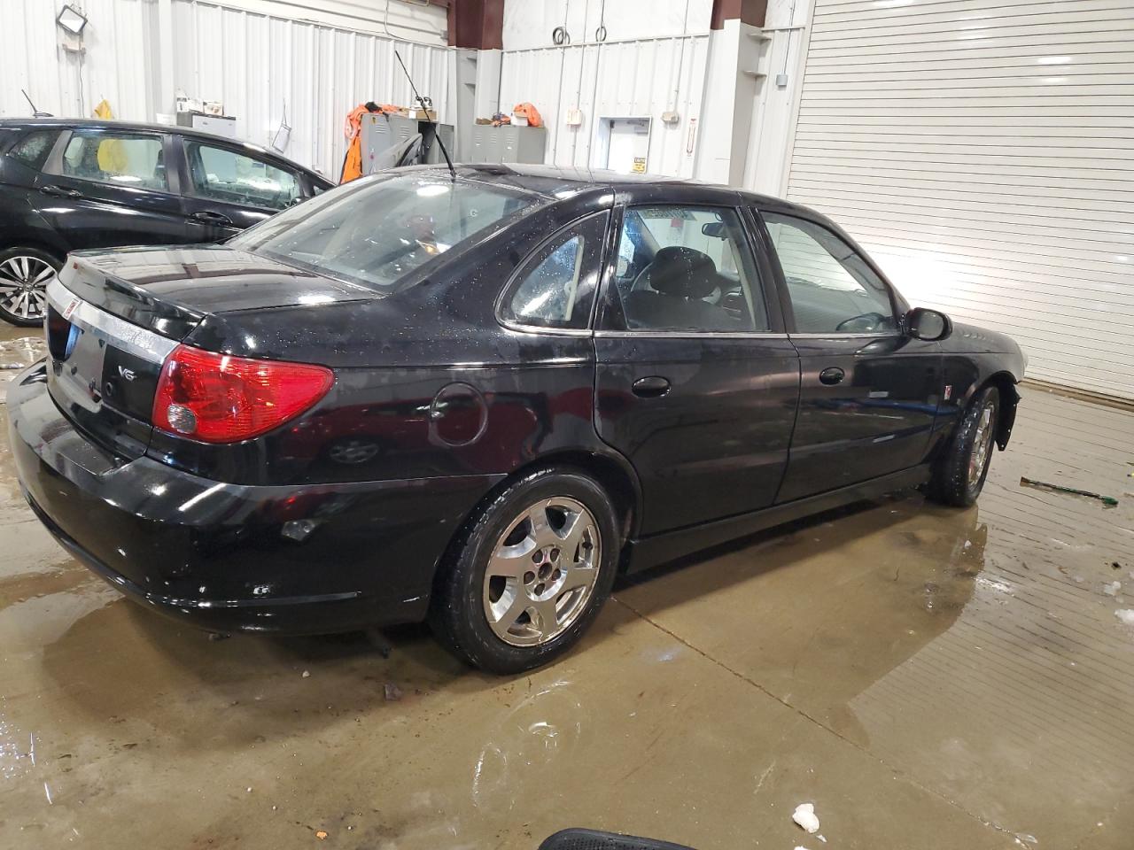 2005 Saturn LW - Image 3