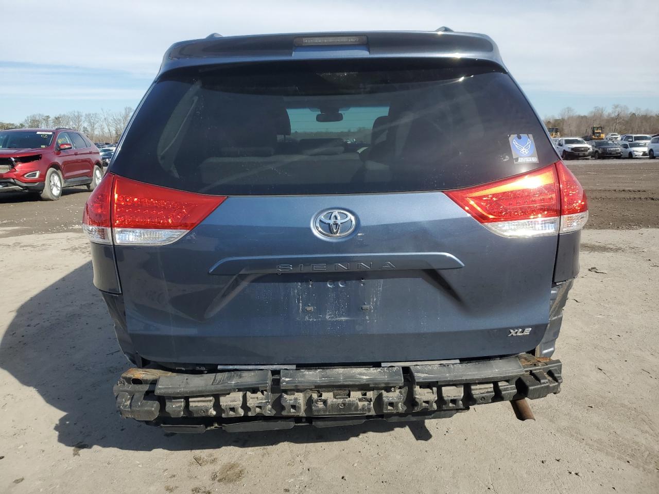 2013 Toyota Sienna - Image 6