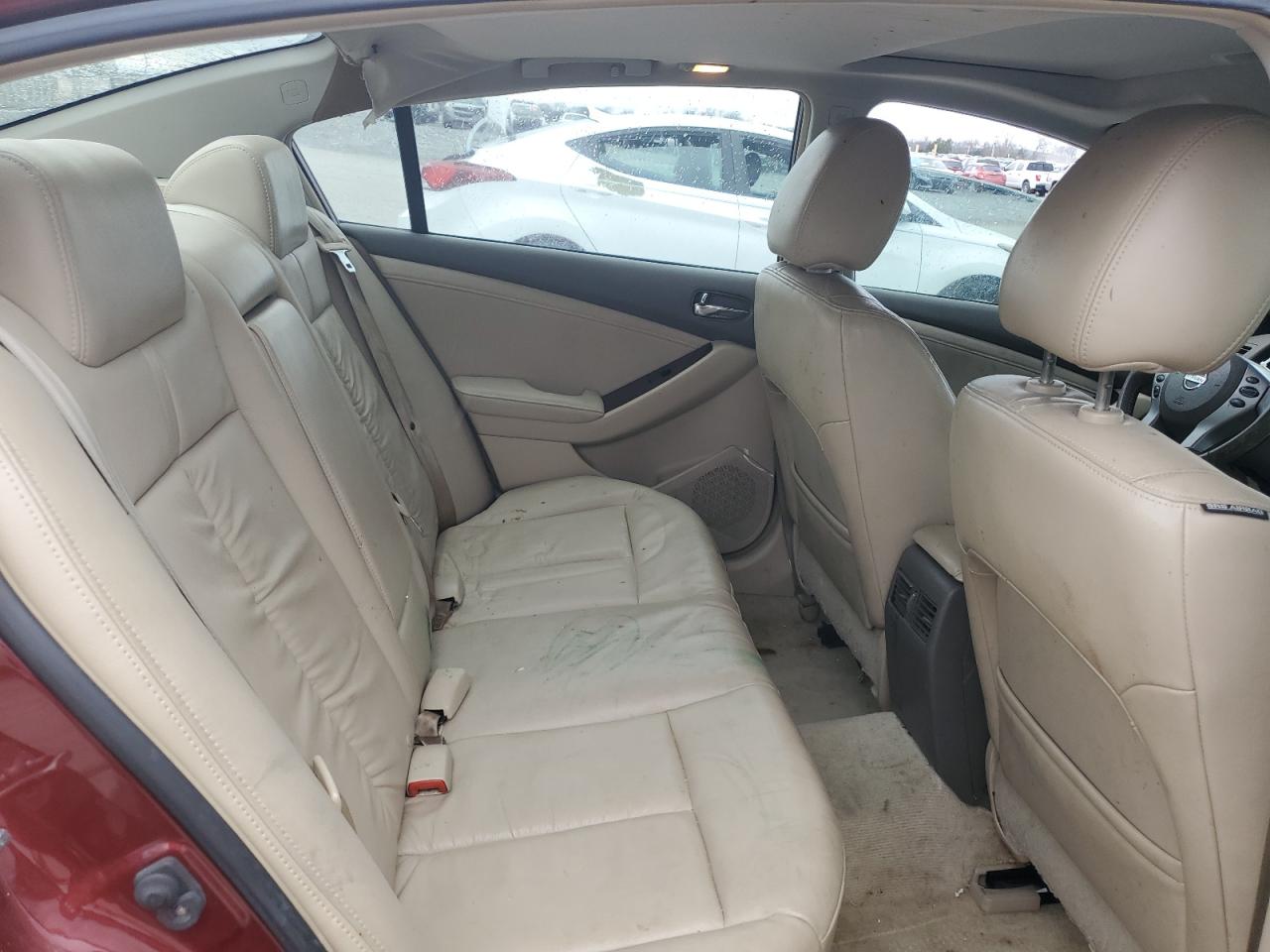 2010 Nissan Altima - Image 11