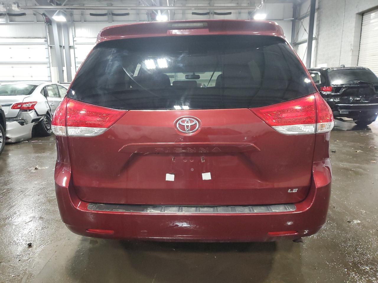 2012 Toyota Sienna - Image 6