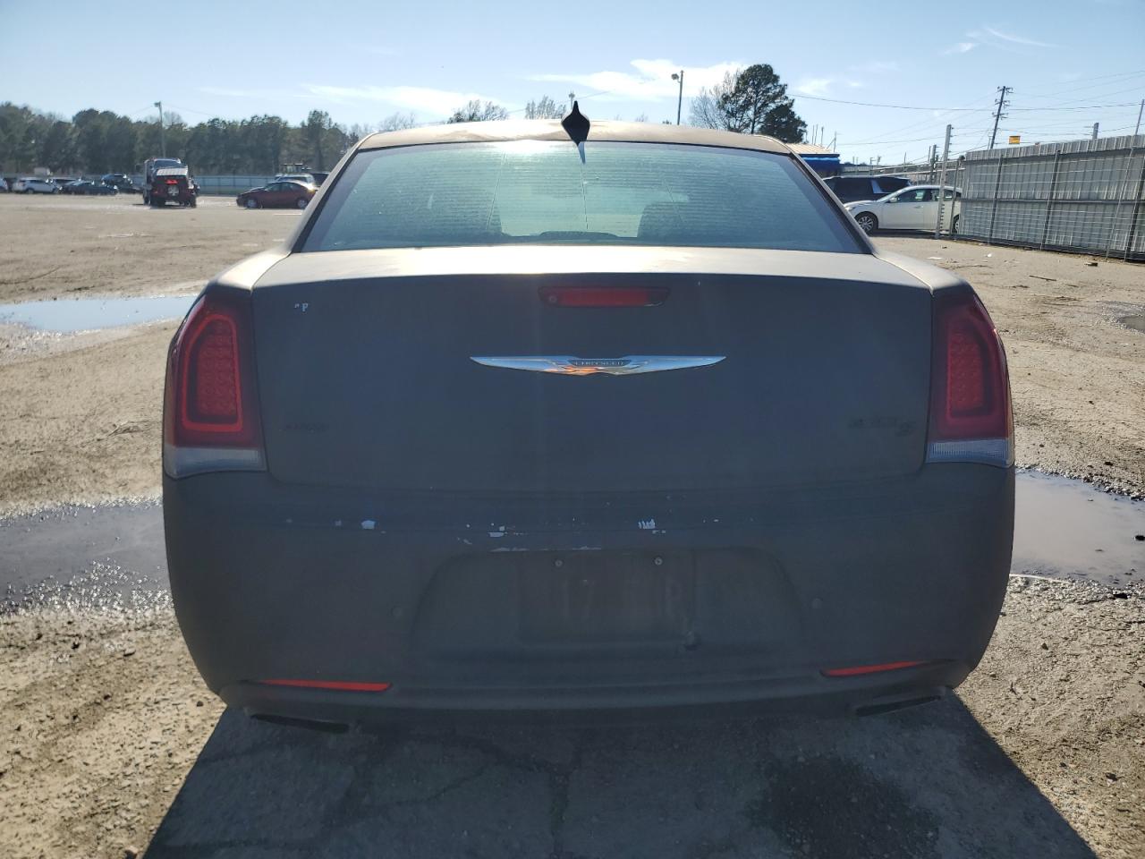2015 Chrysler 300 - Image 6