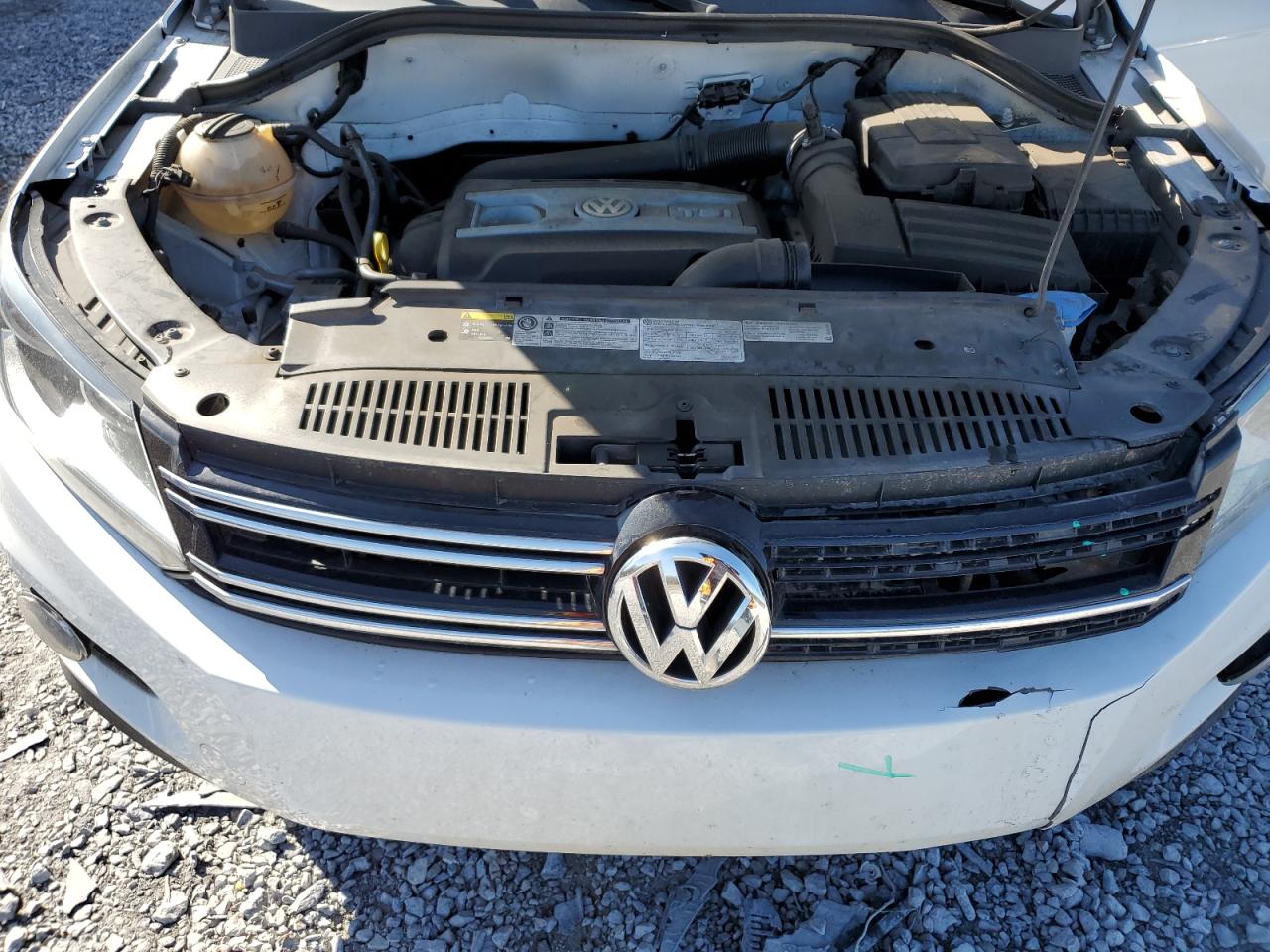 2015 Volkswagen Tiguan - Image 12