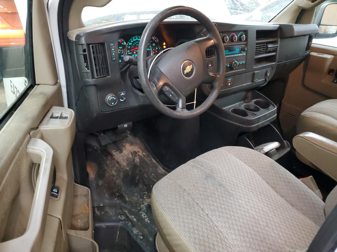 2016 Chevrolet Express - Image 8