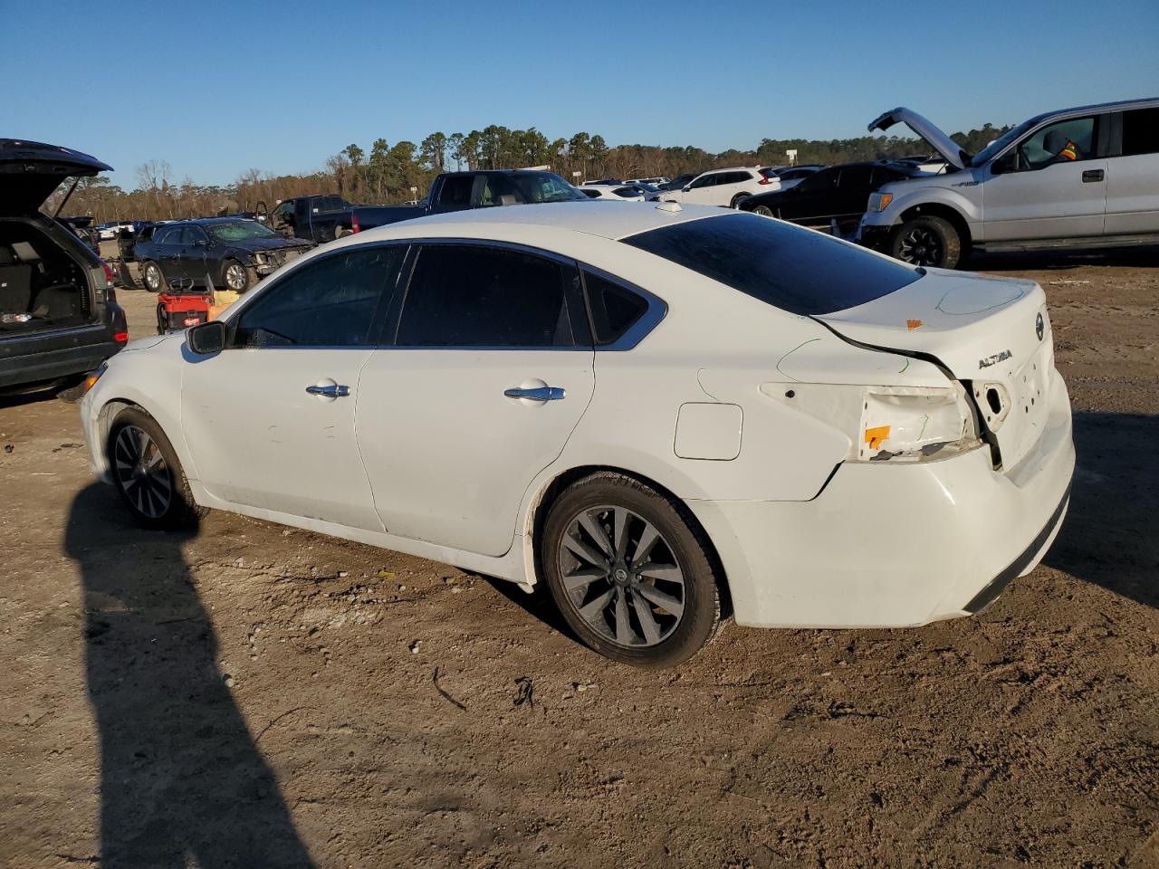 2018 Nissan Altima - Image 2
