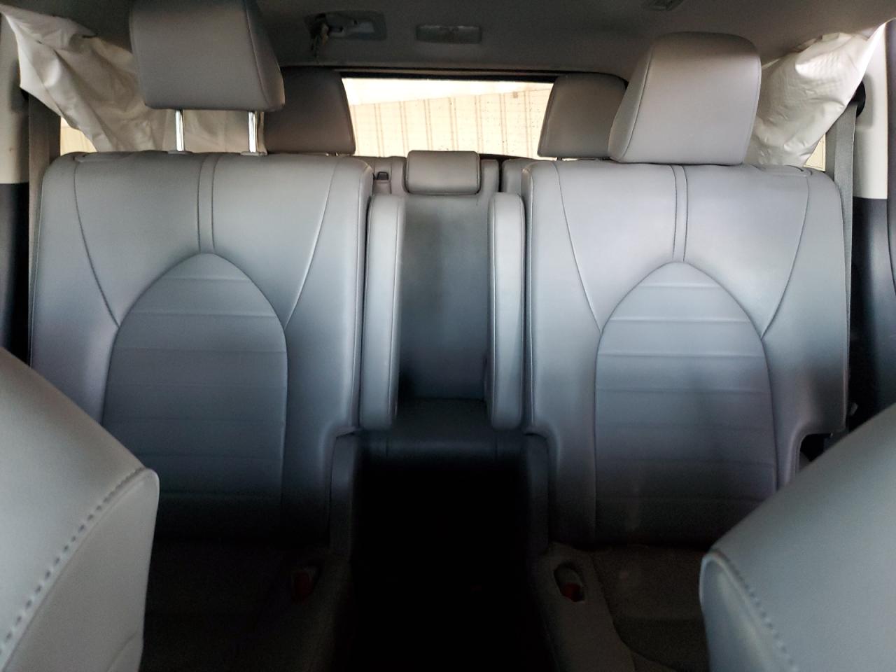 2021 Toyota Highlander - Image 10