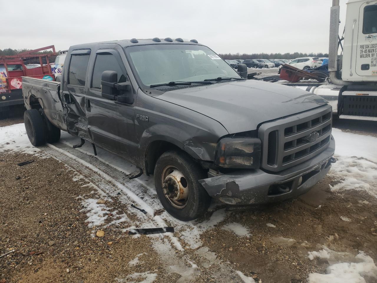 2004 Ford F350 - Image 4