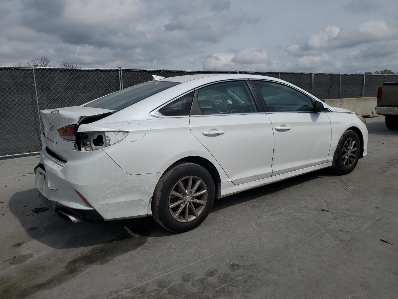 2018 Hyundai Sonata - Image 3