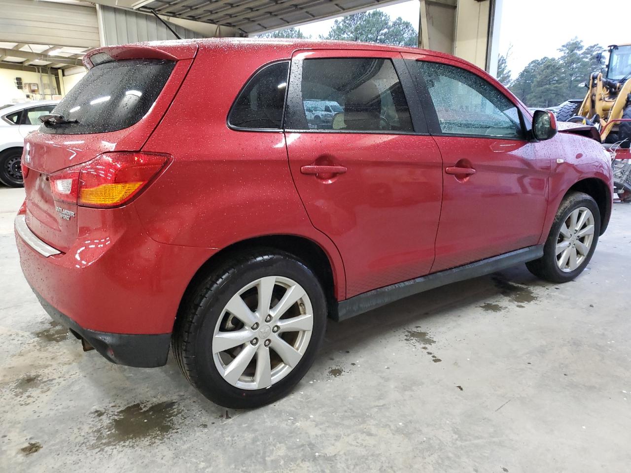 2014 Mitsubishi Outlander - Image 3