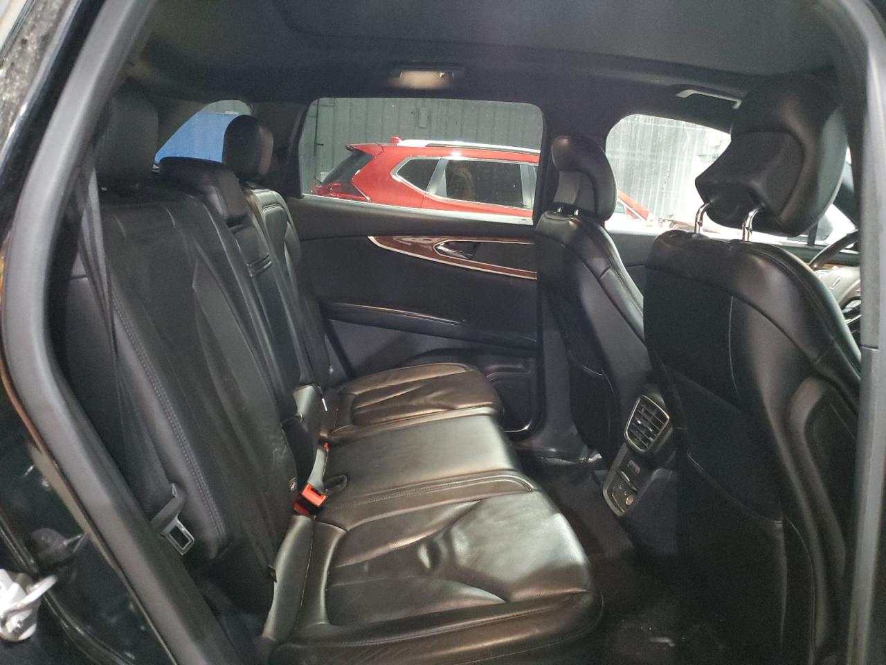 2016 Lincoln MKX - Image 11