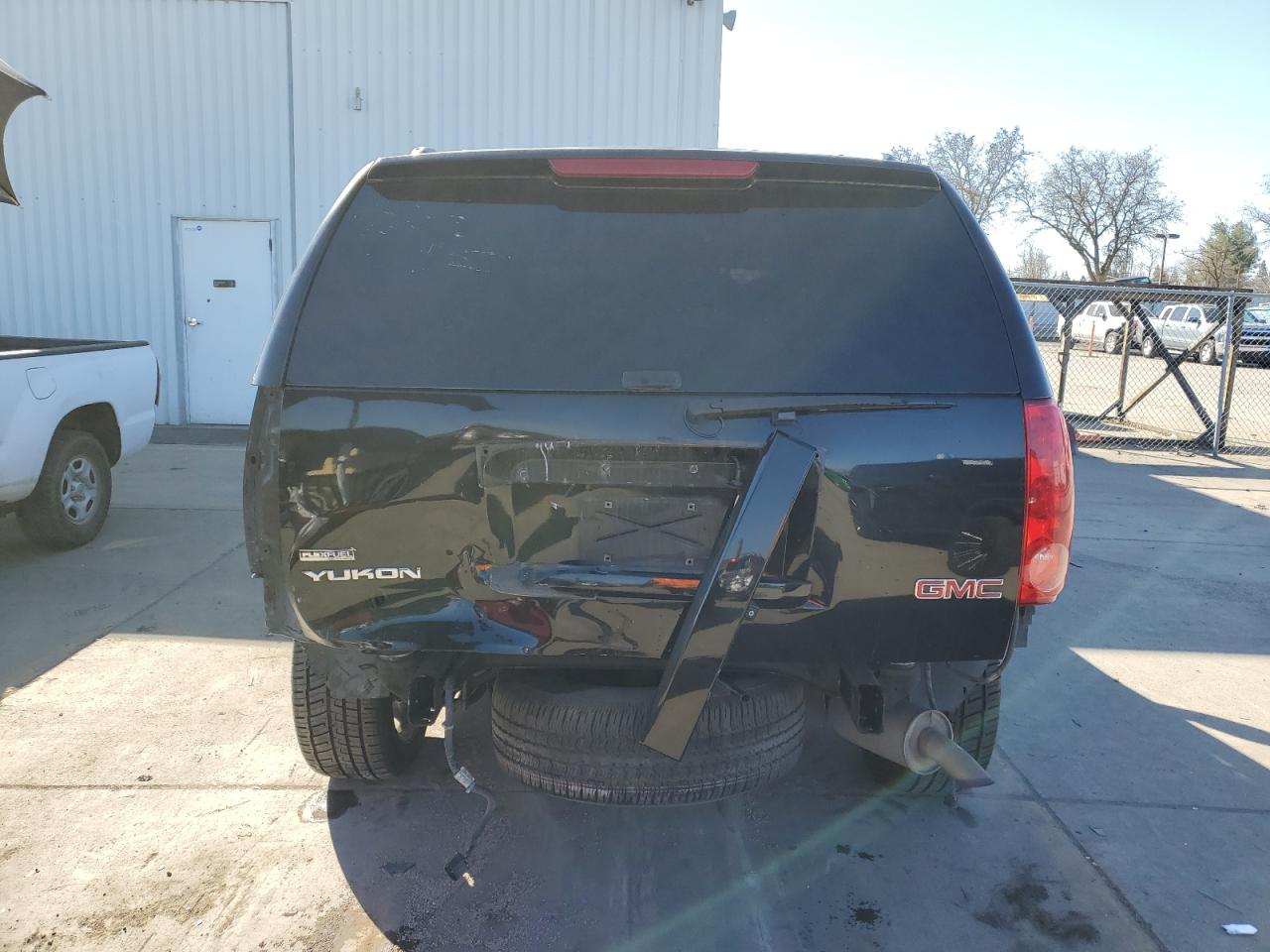 2009 GMC Yukon - Image 6