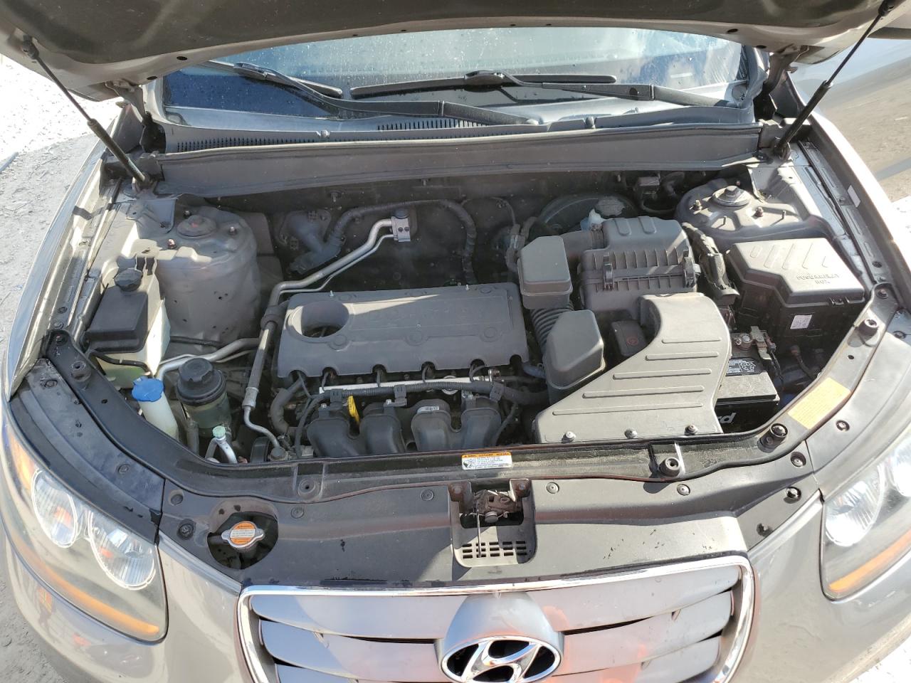 2011 Hyundai Santa Fe - Image 12