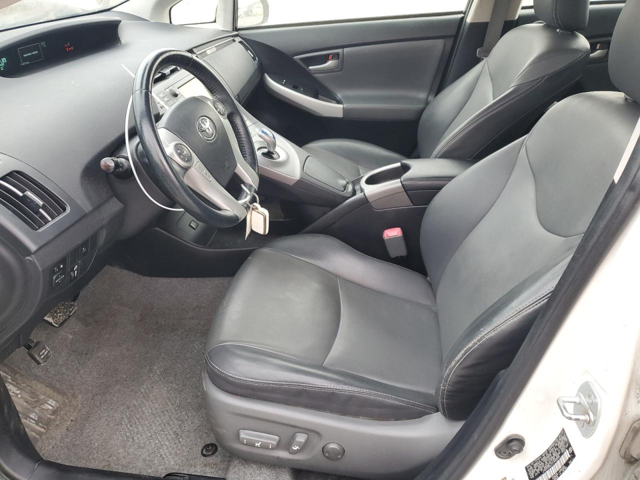 2013 Toyota Prius - Image 7