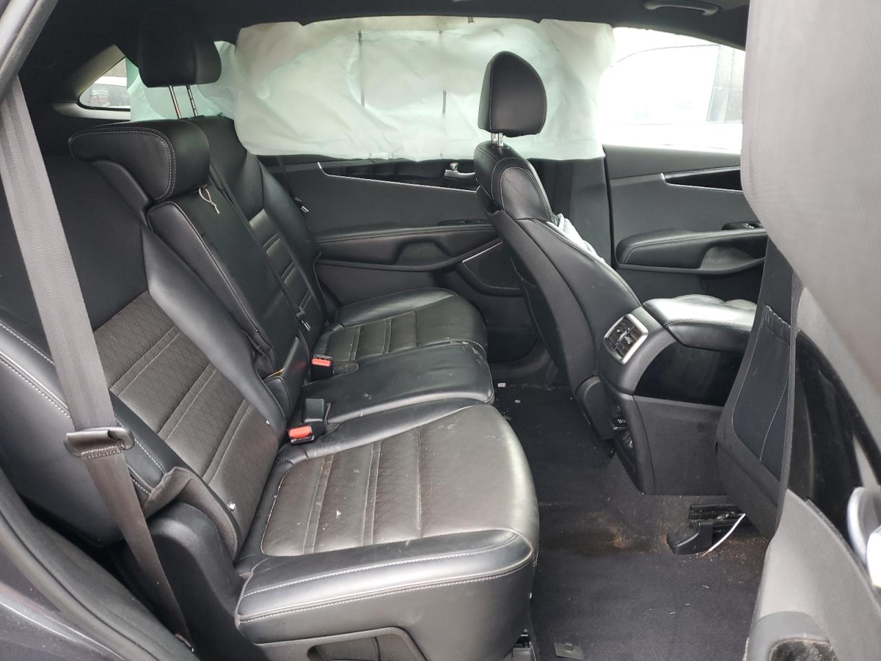 2018 Kia Sorento - Image 11
