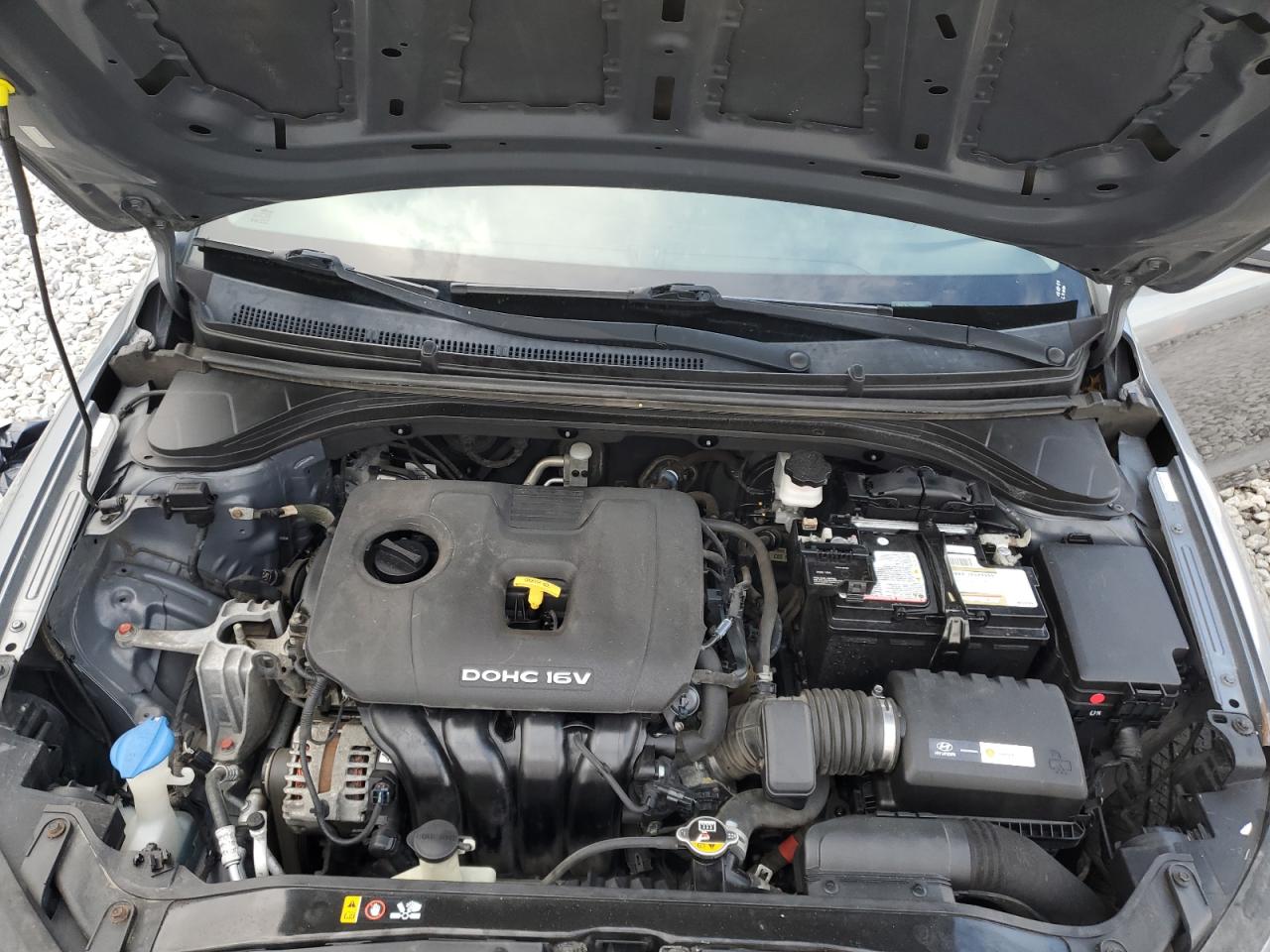 2017 Hyundai Elantra - Image 11