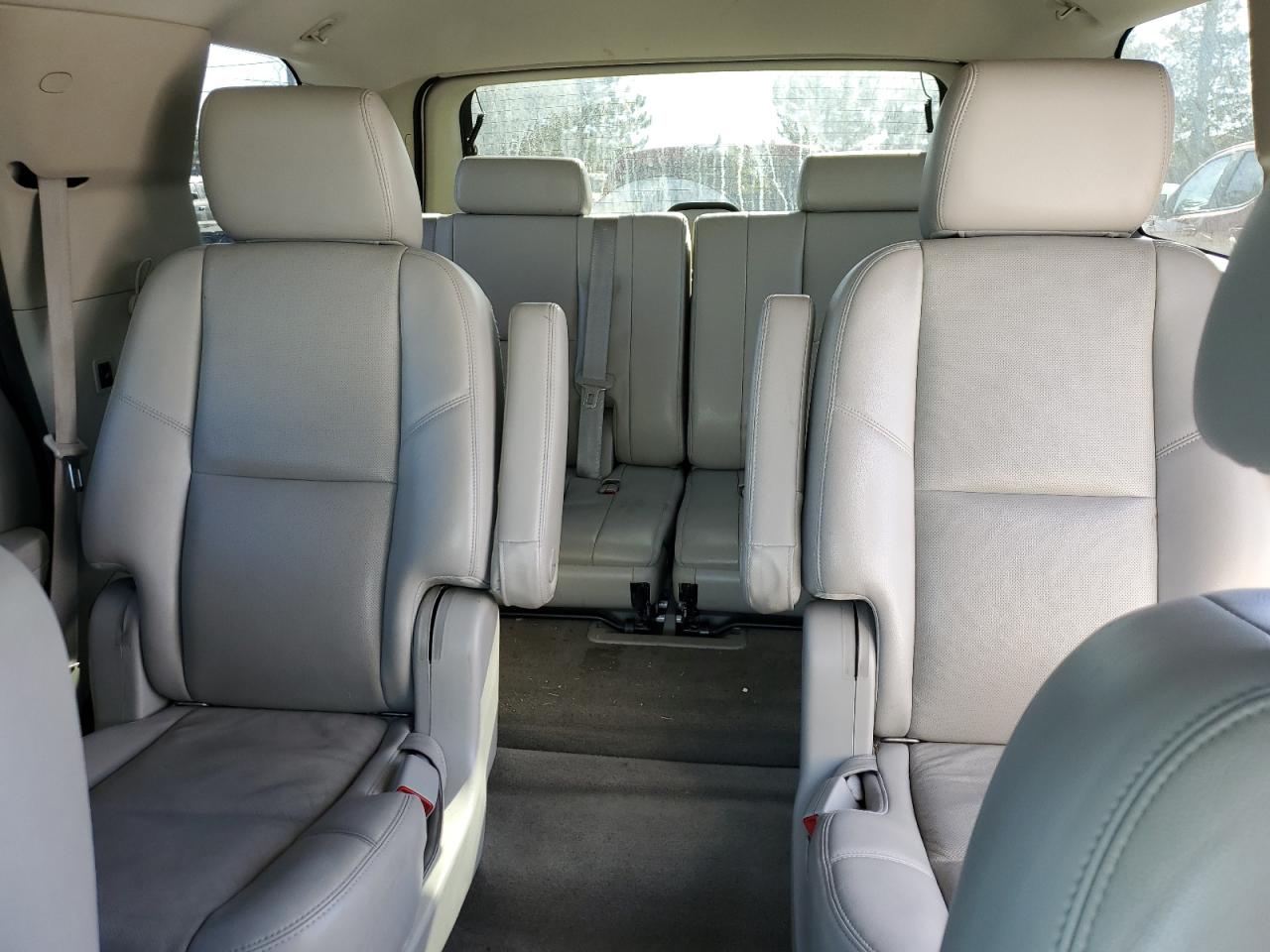 2013 Chevrolet Tahoe - Image 10