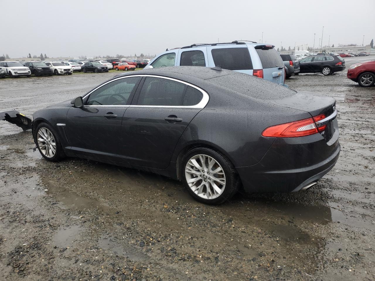 2013 Jaguar XF - Image 2