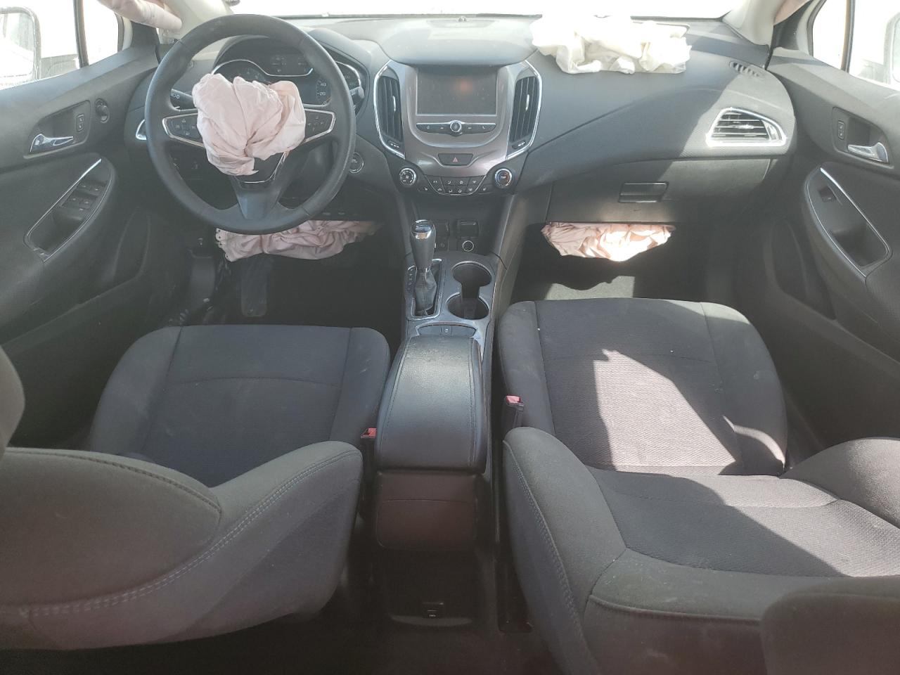 2017 Chevrolet Cruze - Image 8