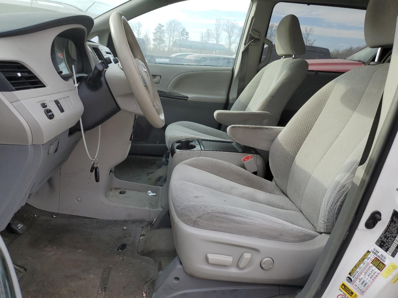 2013 Toyota Sienna - Image 7
