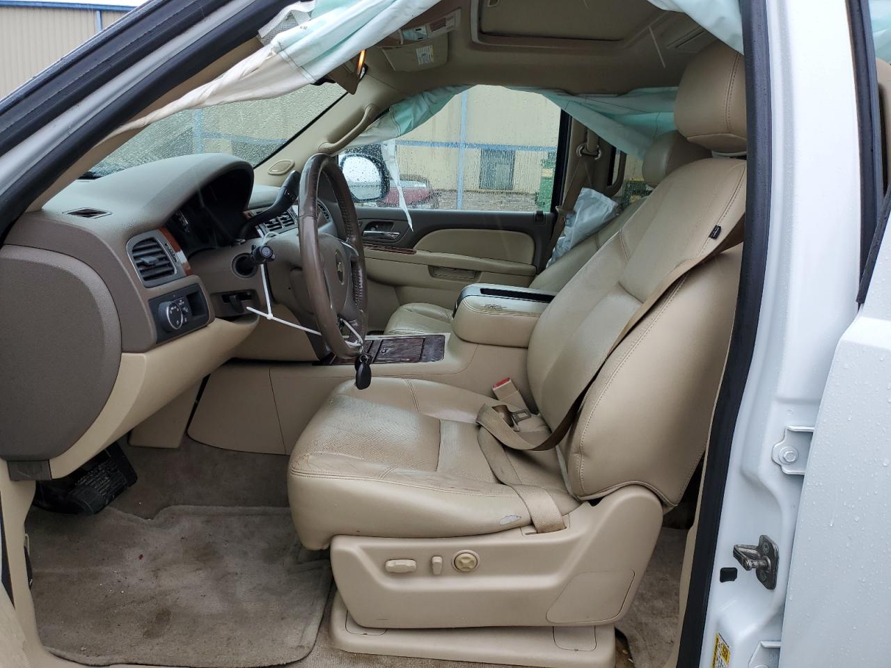 2012 Chevrolet Suburban - Image 7