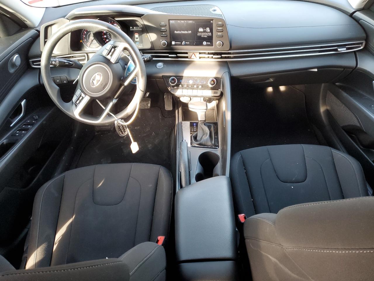 2023 Hyundai Elantra - Image 8