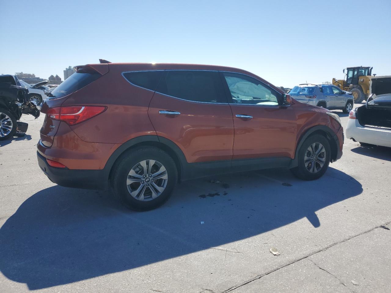 2016 Hyundai Santa Fe - Image 3