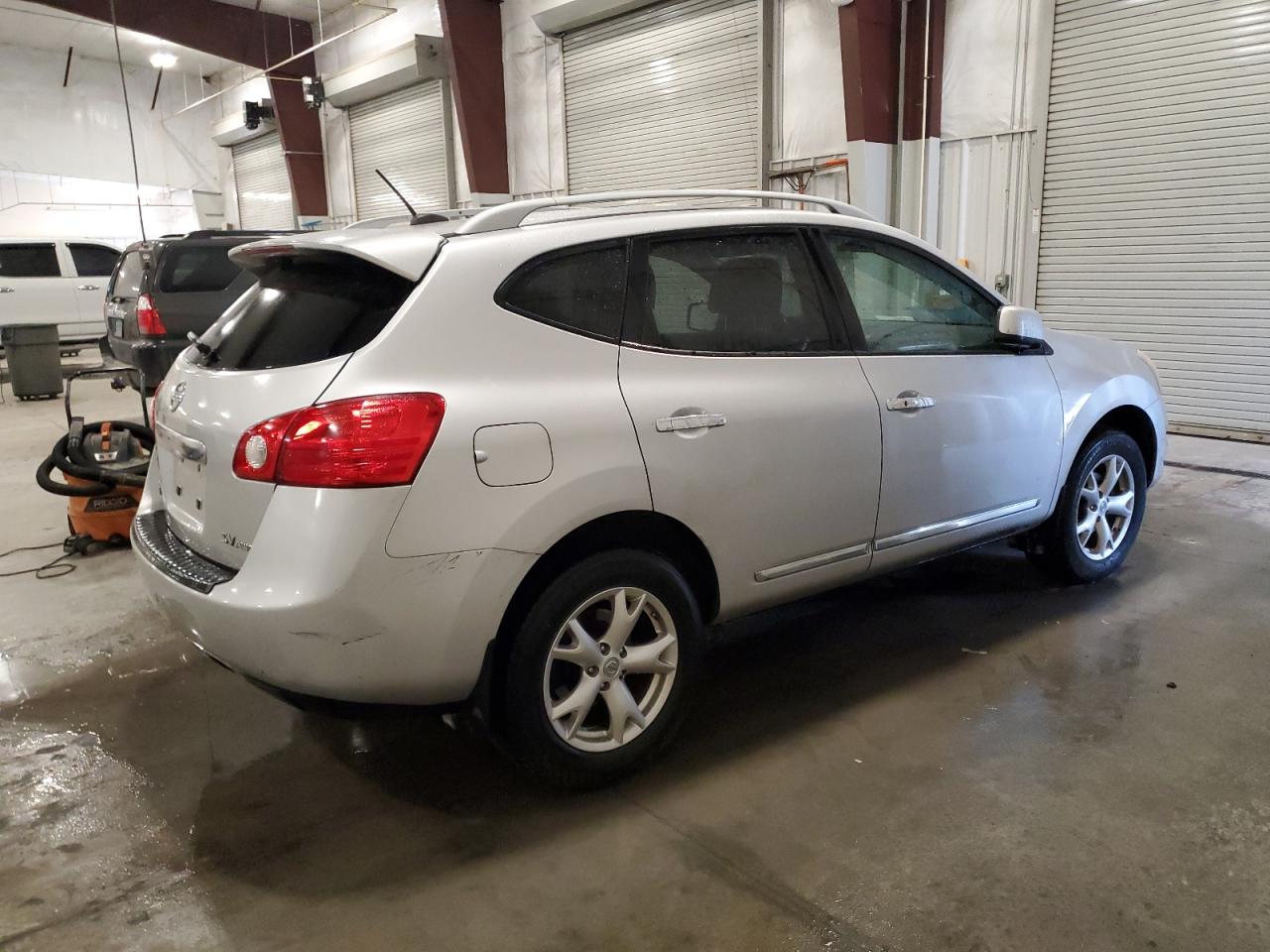 2011 Nissan Rogue - Image 3