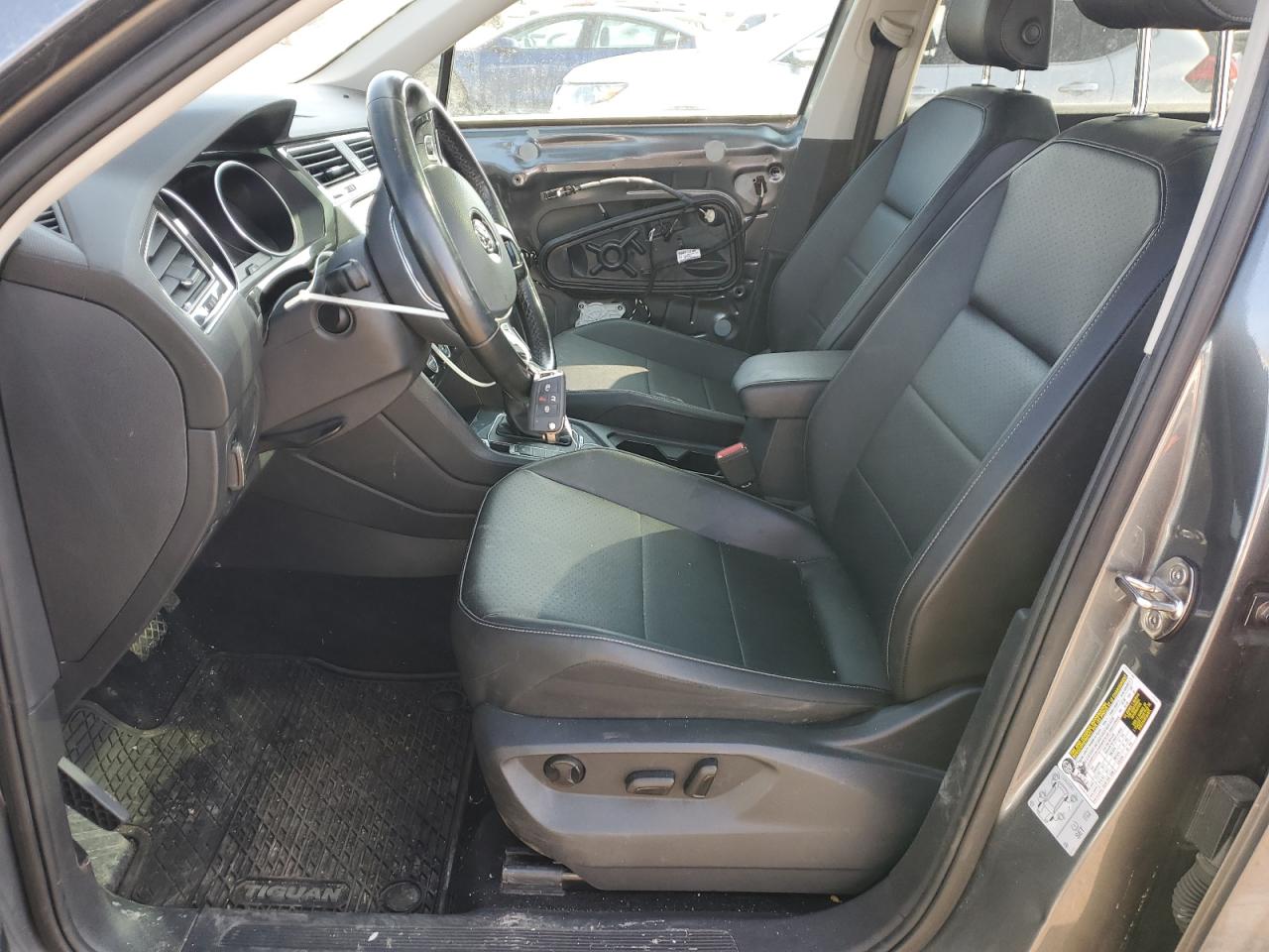 2018 Volkswagen Tiguan - Image 7