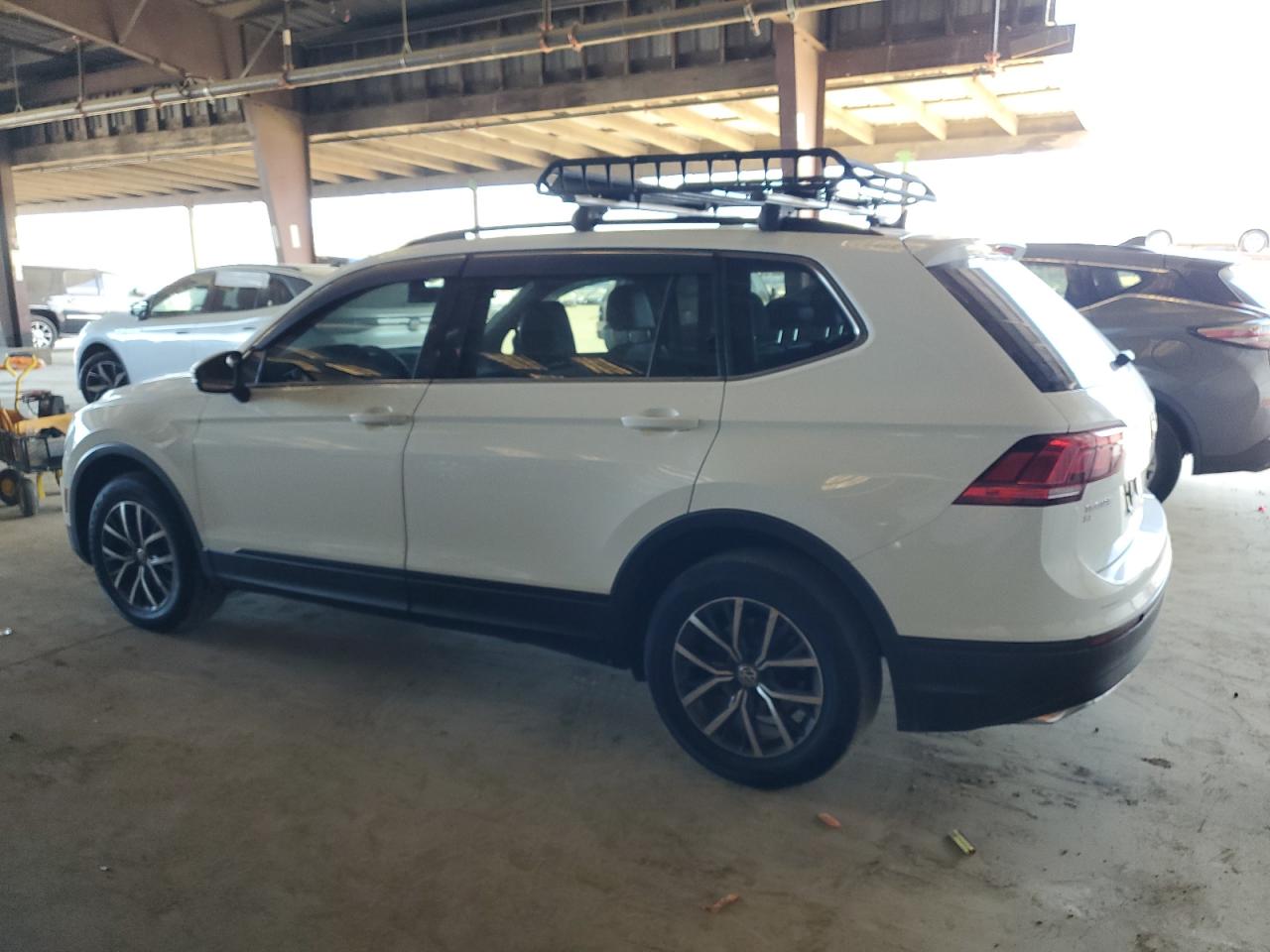 2019 Volkswagen Tiguan - Image 2