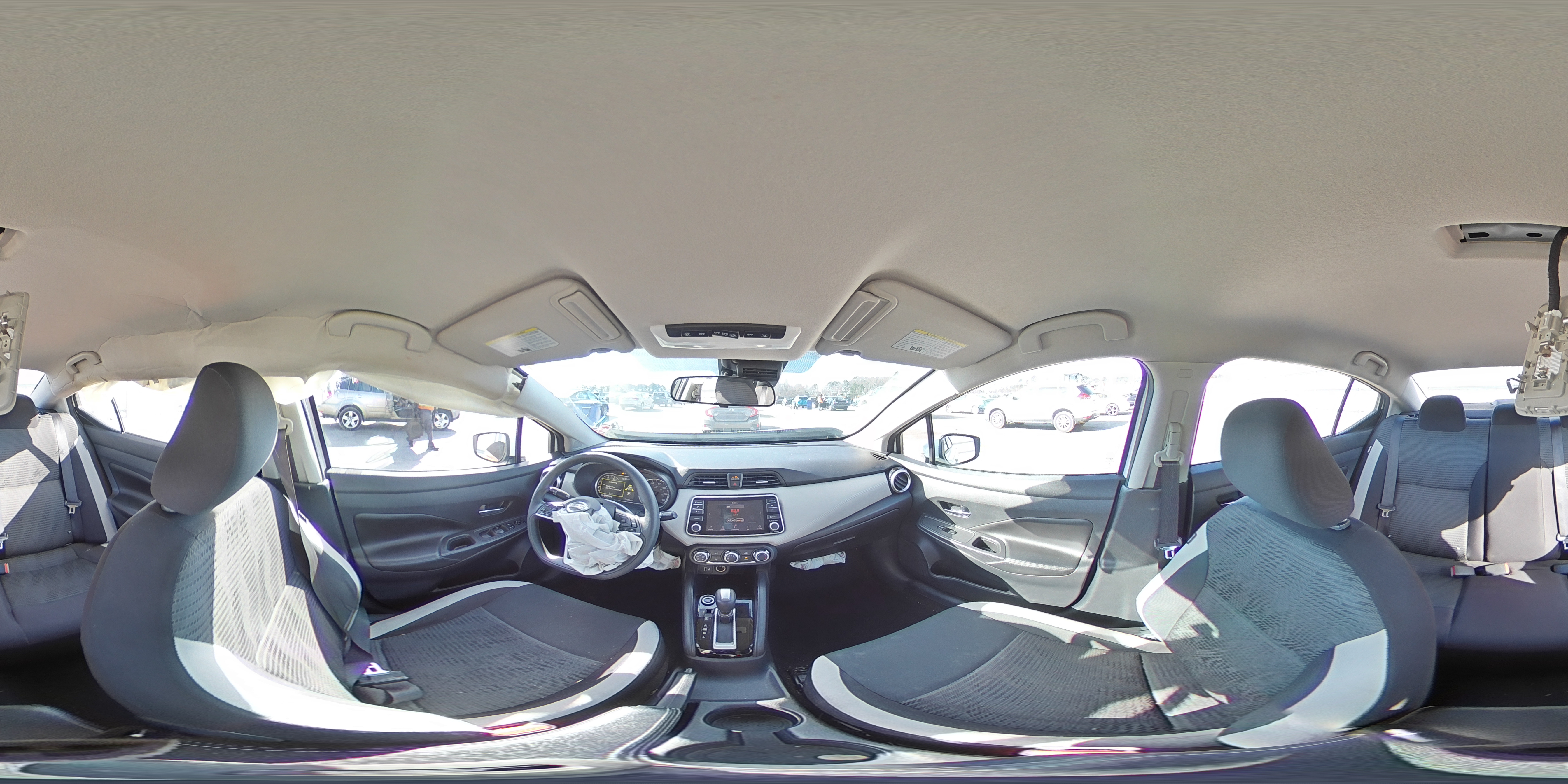 2020 Nissan Versa - Image 13