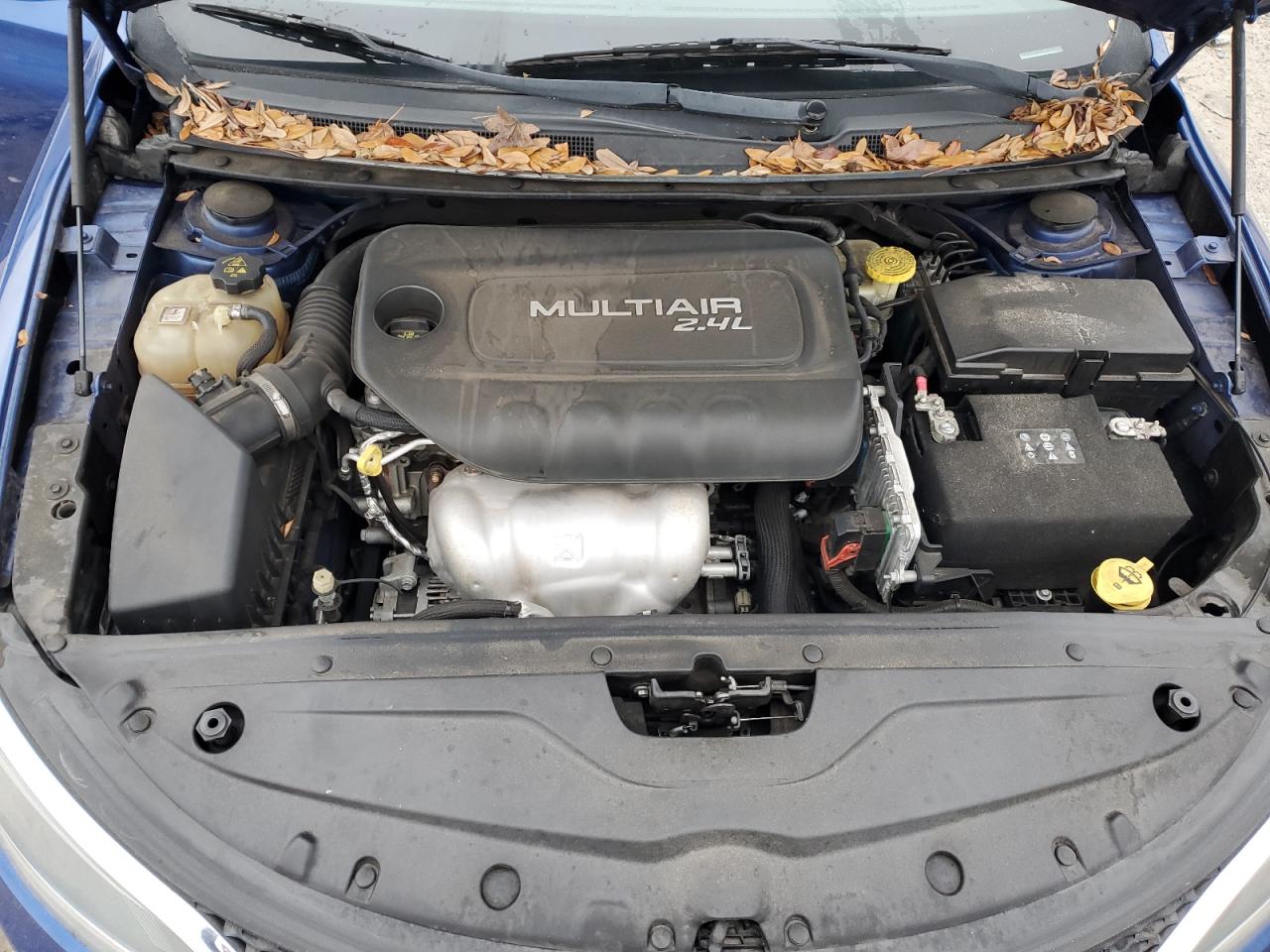 2015 Chrysler 200 - Image 13